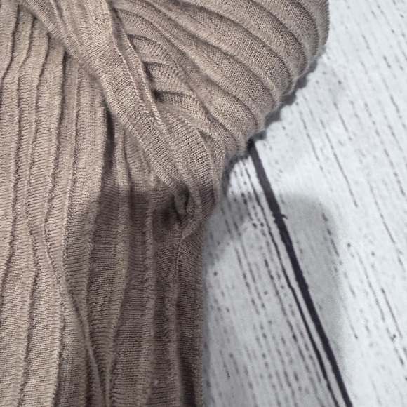 Co Ribbed Cashmere Top - Picture 7 of 9